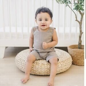 NWOT Beba Bean Sleeveless Linen And‎ Cotton Romper Size 6-12 Months Color Gray